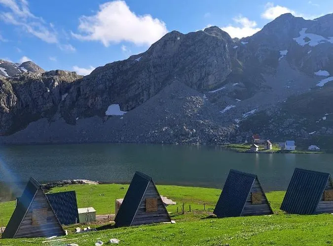 Kapetanovo Jezero, Mountain Cottage Captain'S Lake