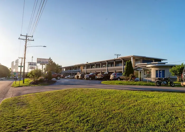 Riverside Inn And Suites