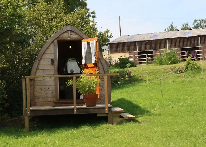 Knapp Farm Glamping Puki Pod