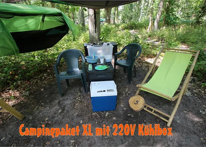Baumzeltdorf OSTSEEBREEZE direkt am Strand