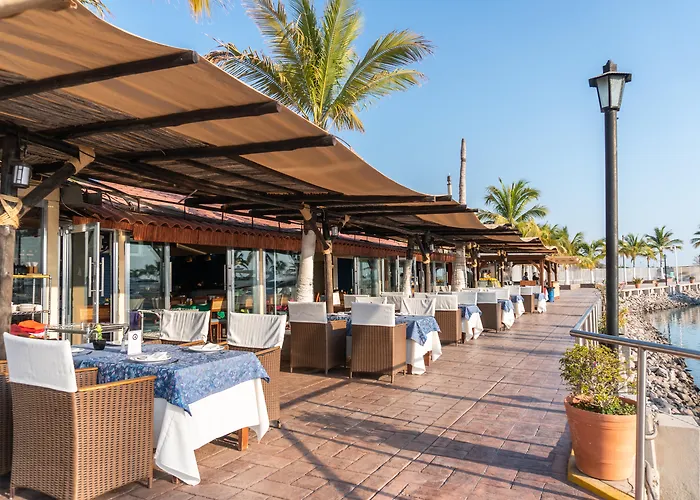 The Westmarine Waterfront Hotel