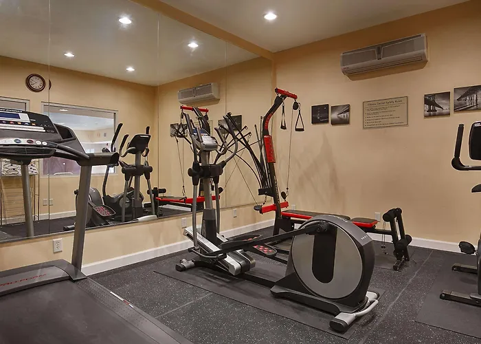 Best Western Plus Manvel Inn & Suites