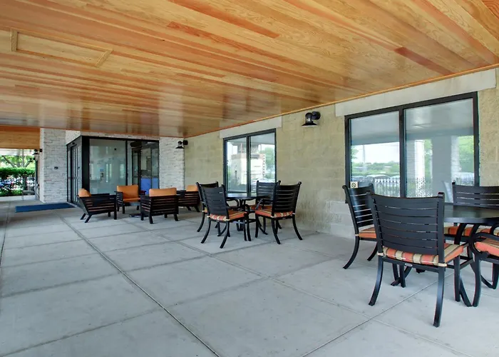 Holiday Inn Express & Suites Aurora - Naperville By Ihg