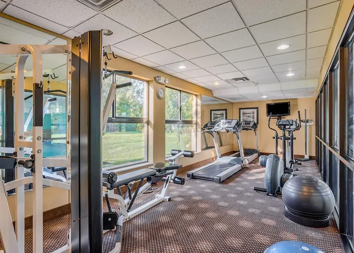 Holiday Inn Express & Suites Canton By Ihg