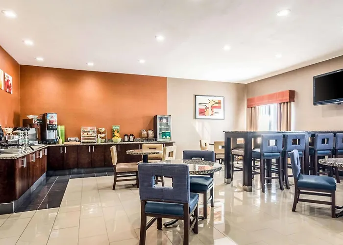Quality Inn & Suites Salem Near I-57