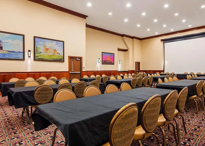 Best Western Plus Dockside Waterfront Inn