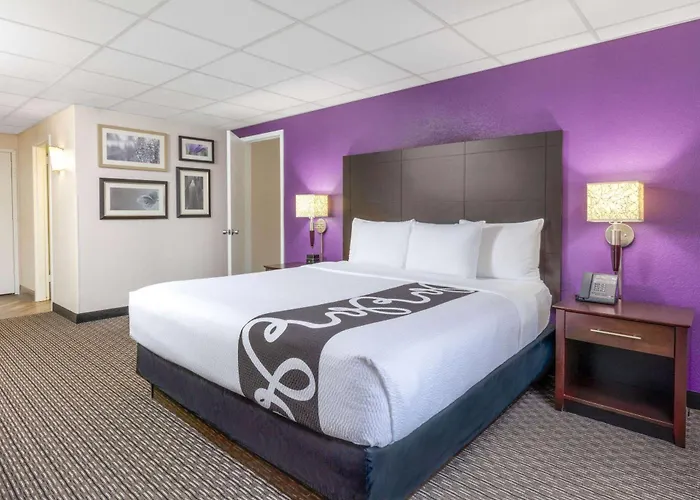 La Quinta By Wyndham Clifton/Rutherford
