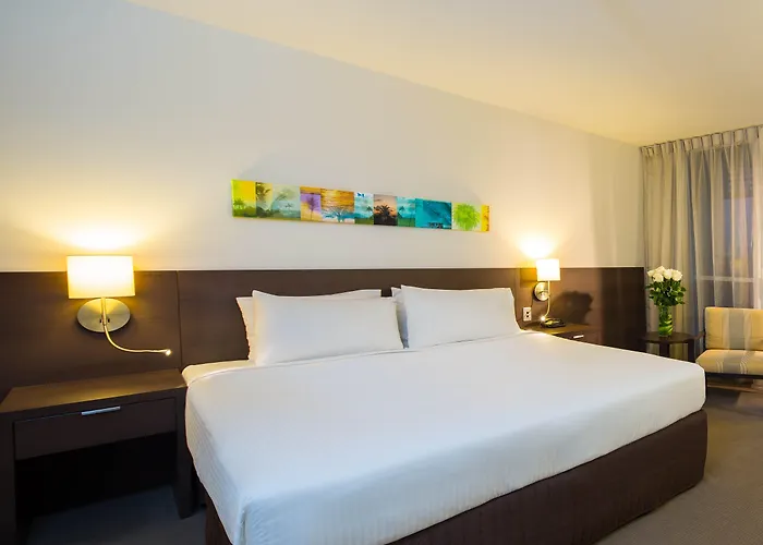 Cairns Harbourside Hotel