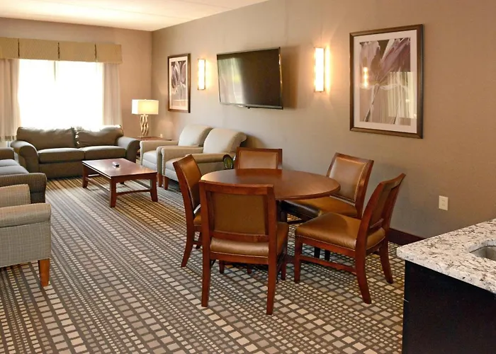 Holiday Inn Express & Suites Geneva Finger Lakes By Ihg