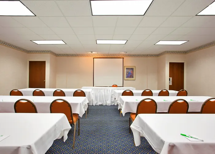 Holiday Inn Rockford I-90&Rt 20 State St By Ihg