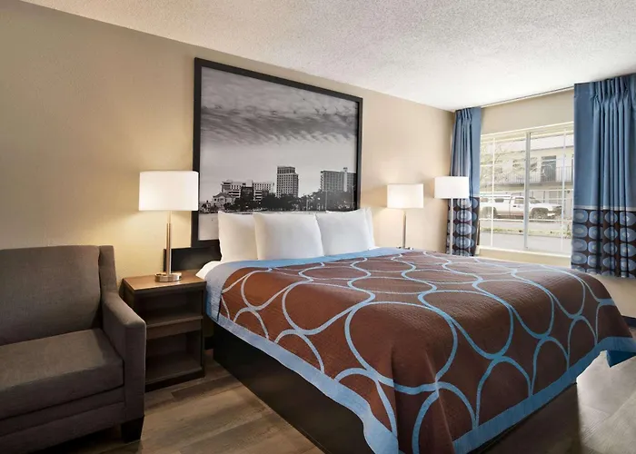 Super 8 By Wyndham Gulfport Airport Nw Near Biloxi