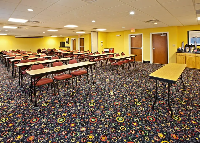 Holiday Inn Express Hotel & Suites Louisville South-Hillview, An Ihg Hotel