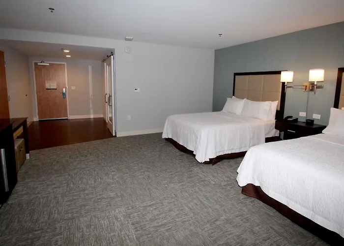 Hampton Inn- Suffolk