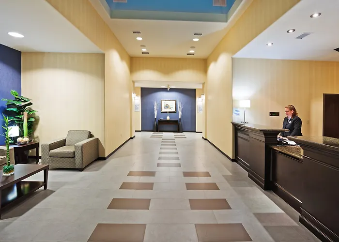 Holiday Inn Express Hotel And Suites Okmulgee