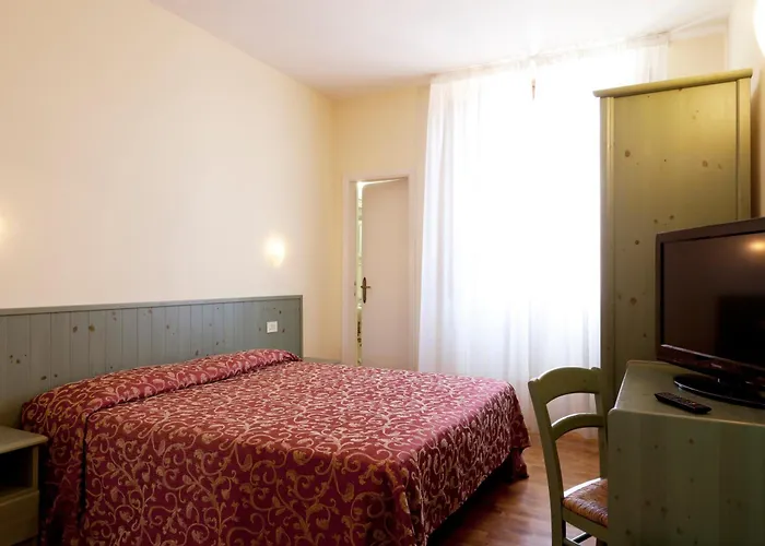 Hotel Savoia E Campana