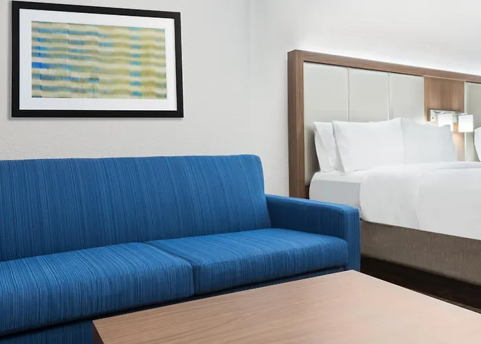 Holiday Inn Express & Suites - Columbus Airport East By Ihg