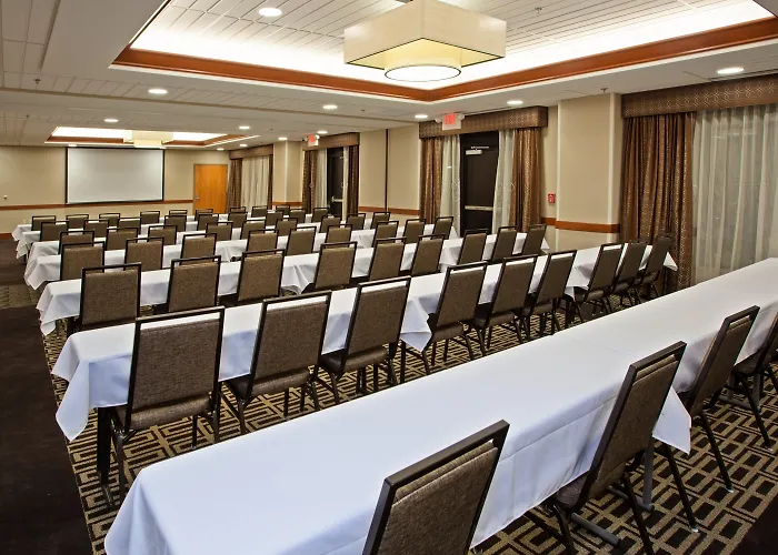 Holiday Inn Express & Suites Columbus/Edinburgh