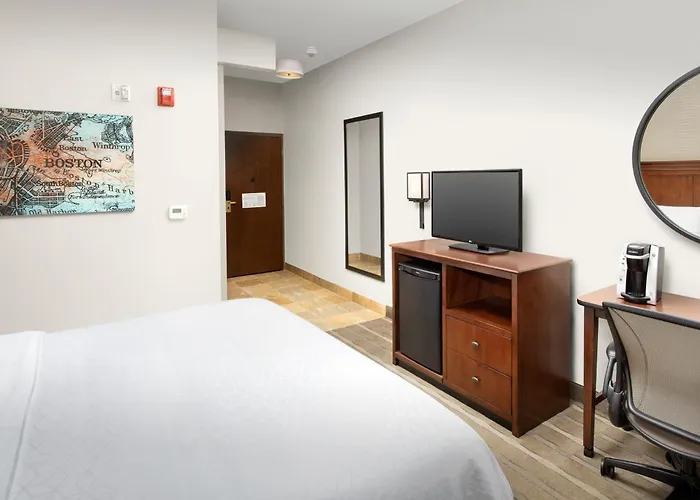 Holiday Inn Express Boston North-Woburn By Ihg