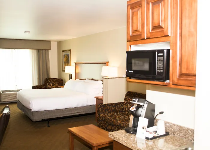 Holiday Inn Express & Suites - Mason City By Ihg
