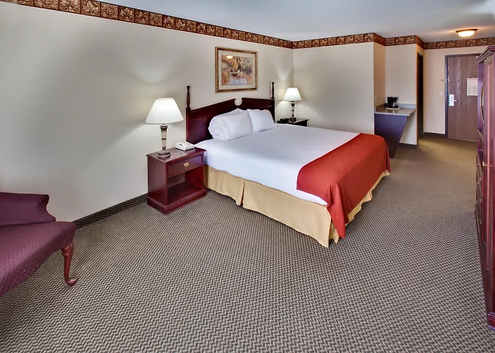 Best Western Watertown Inn & Suites