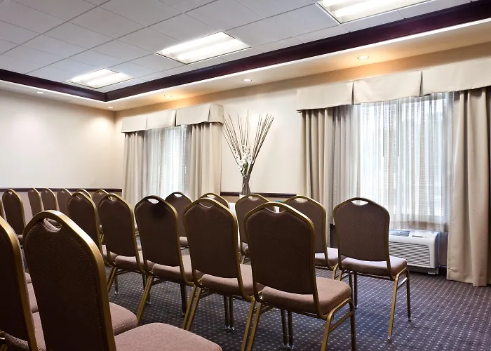 Holiday Inn Express & Suites Chicago West-O'Hare Arpt Area By Ihg