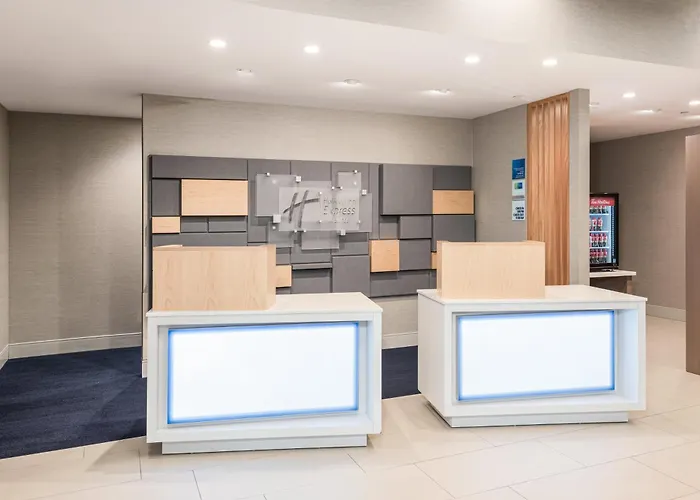 Holiday Inn Express Hotel & Suites Milton By Ihg