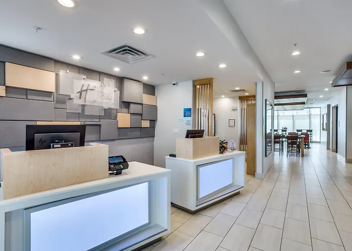 Holiday Inn Express & Suites - Denton South By Ihg