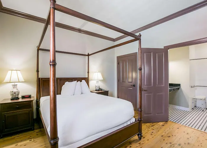 Water Street Hotel & Marina, An Ascend Collection Hotel