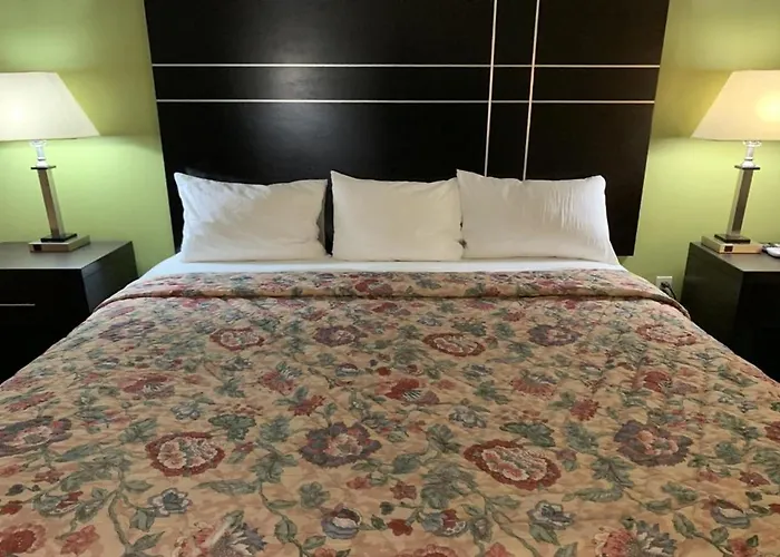 Travelodge By Wyndham Torrington