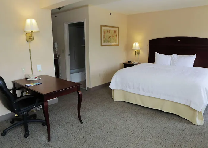 Hampton Inn By Hilton Clinton
