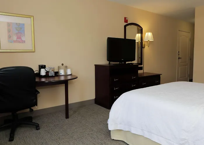 Hampton Inn By Hilton Clinton