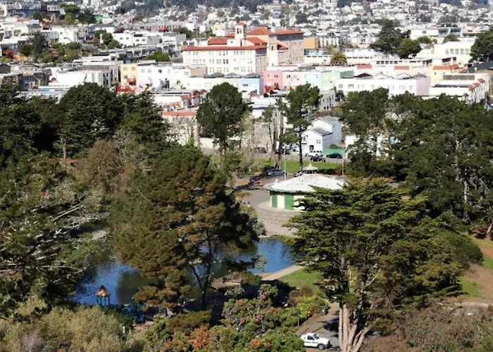 Beautiful Spacious House 2BR / 4BR in Silver Terrace