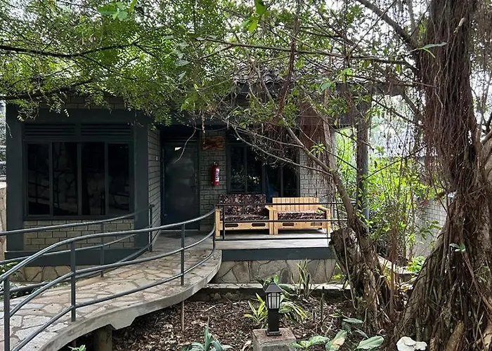 Gipir And Labongo Safari Lodge Ltd