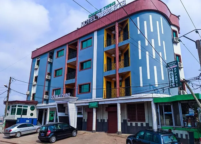 Double Twins Hotel & Suites