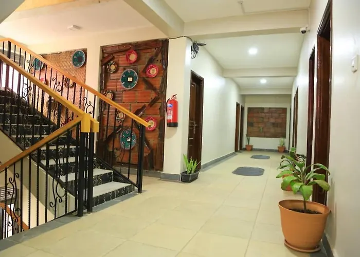 Jade Hotel