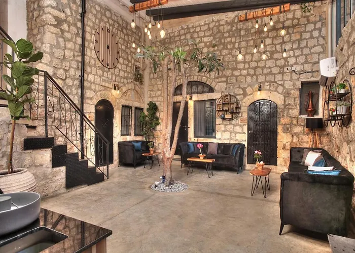 Avnei Hachoshen: Luxury Suites in Safed's Old City