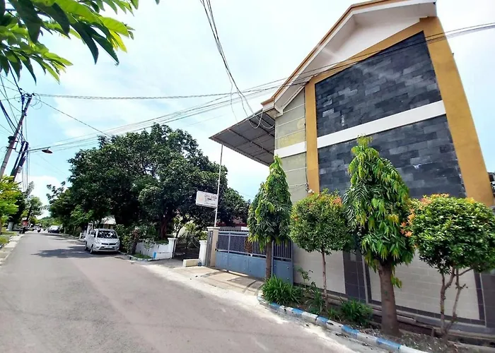 Griya Juanda Syariah Near Rs Dharma Husada Probolinggo Mitra Reddoorz