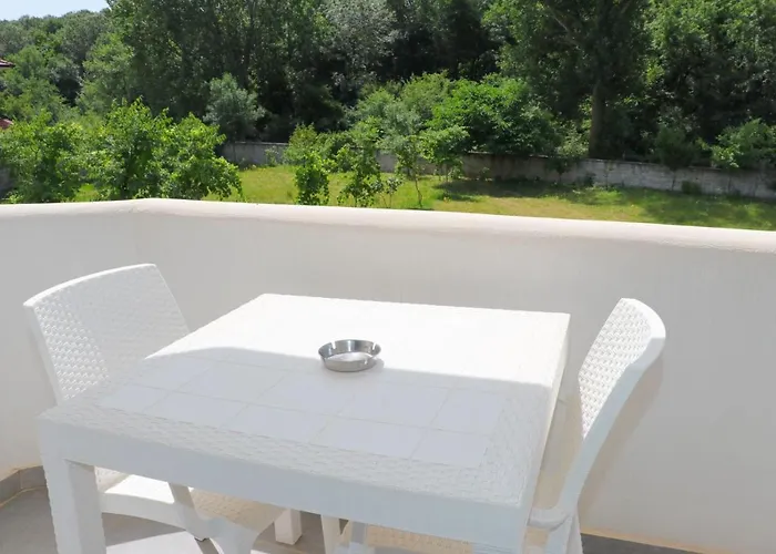 Hotel Velipoja Village
