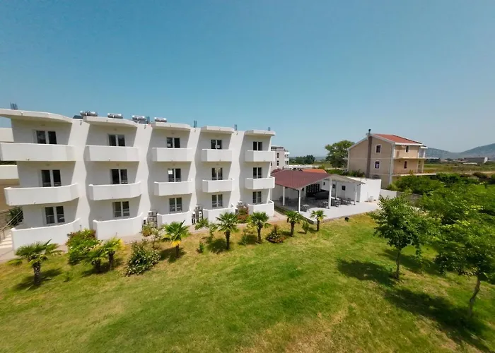 Hotel Velipoja Village