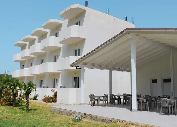 Hotel Velipoja Village