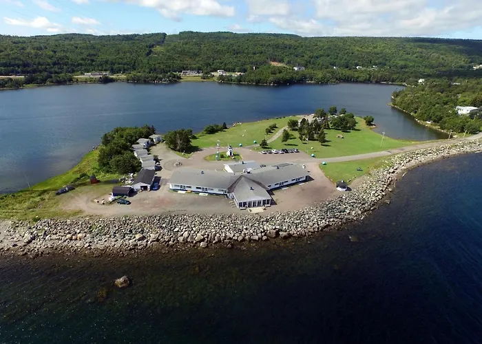 The Cove Motel & Restaurant
