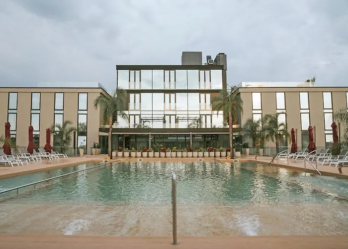 Howard Johnson Plaza La Ribera