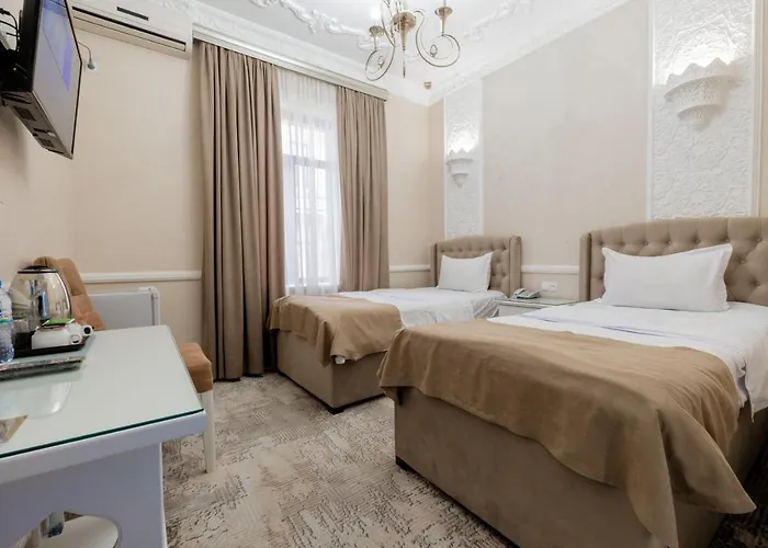 Hotel Billuri Sitora