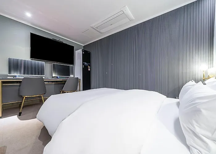 Brown Dot Hotel Osan