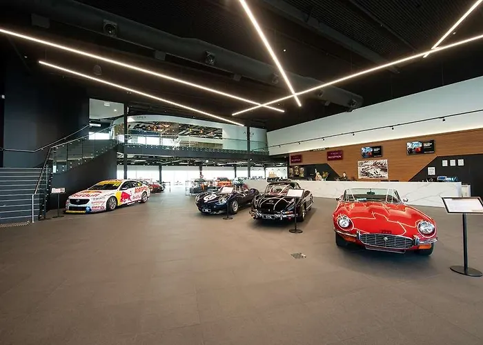 Rydges Pit Lane Hotel