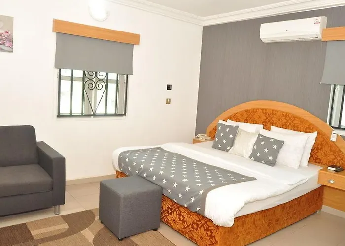 Ne-Yo Hotel & Rv Lodges