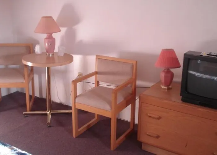 Satelite Motel