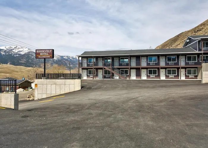 Roosevelt Hotel & Cabins - Yellowstone