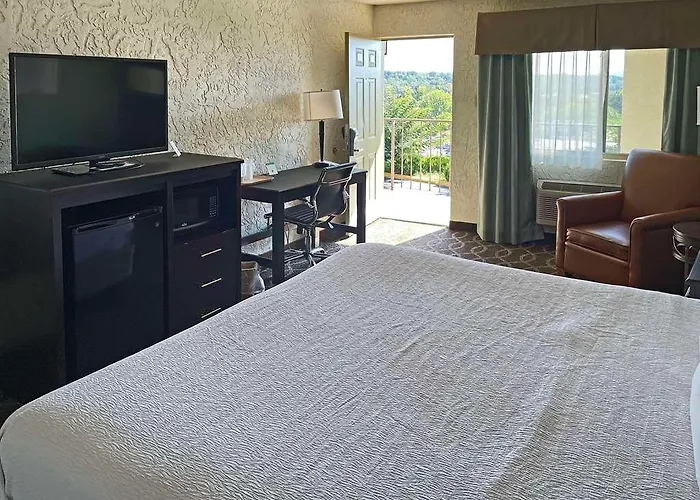 Quality Inn Clinton North