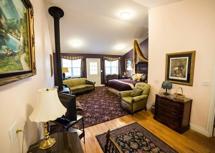 Hearthstone Elegant Lodge